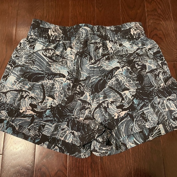 Lululemon Spring Break Away Short (Eternal Wave Starlight Black) (Size 6) - Picture 4 of 6